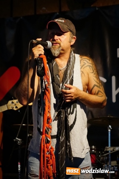 Zdjęcie w galerii na portalu naszwodzislaw.com: Gorące powitanie lata z zespołami Blend i Tabu [FOTO] wiadomości z regionu