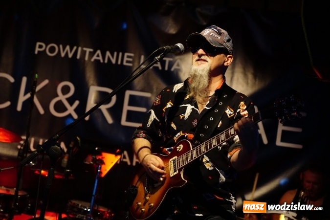 Zdjęcie w galerii na portalu naszwodzislaw.com: Gorące powitanie lata z zespołami Blend i Tabu [FOTO] wiadomości z regionu