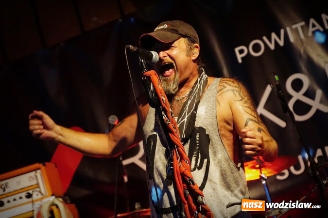 Zdjęcie w galerii na portalu naszwodzislaw.com: Gorące powitanie lata z zespołami Blend i Tabu [FOTO] wiadomości z regionu