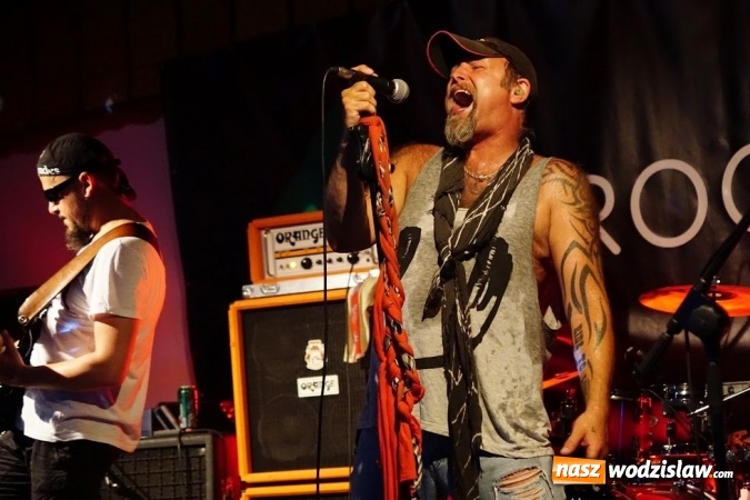 Zdjęcie w galerii na portalu naszwodzislaw.com: Gorące powitanie lata z zespołami Blend i Tabu [FOTO] wiadomości z regionu