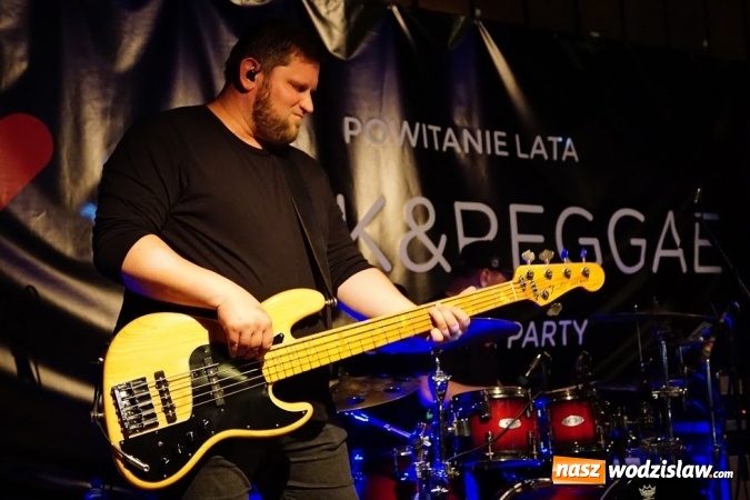 Zdjęcie w galerii na portalu naszwodzislaw.com: Gorące powitanie lata z zespołami Blend i Tabu [FOTO] wiadomości z regionu