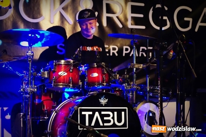 Zdjęcie w galerii na portalu naszwodzislaw.com: Gorące powitanie lata z zespołami Blend i Tabu [FOTO] wiadomości z regionu