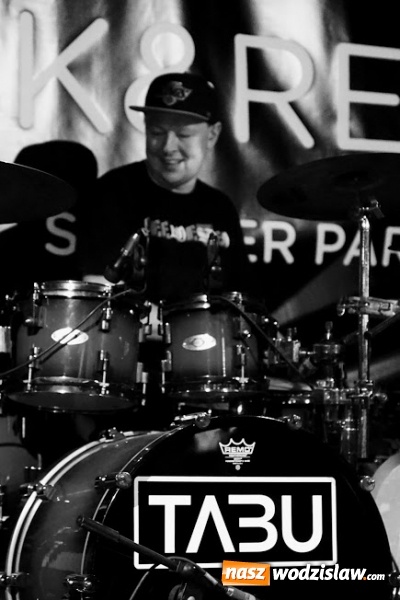 Zdjęcie w galerii na portalu naszwodzislaw.com: Gorące powitanie lata z zespołami Blend i Tabu [FOTO] wiadomości z regionu