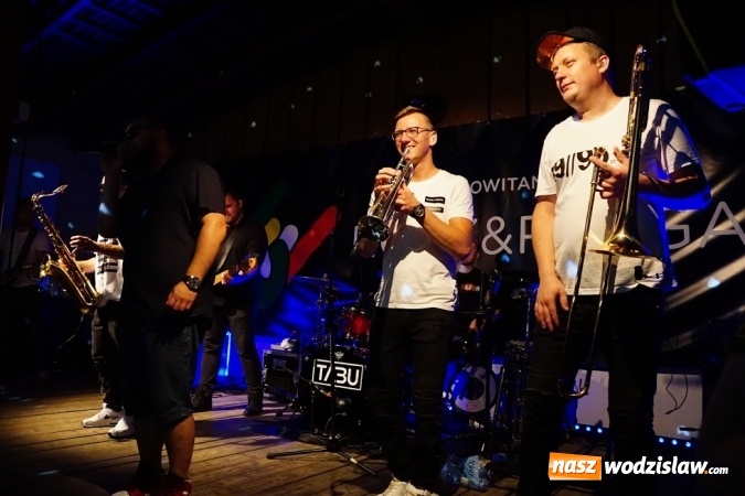 Zdjęcie w galerii na portalu naszwodzislaw.com: Gorące powitanie lata z zespołami Blend i Tabu [FOTO] wiadomości z regionu