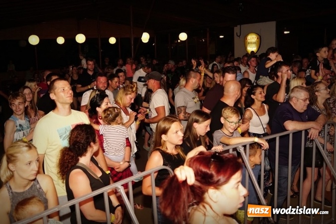 Zdjęcie w galerii na portalu naszwodzislaw.com: Gorące powitanie lata z zespołami Blend i Tabu [FOTO] wiadomości z regionu