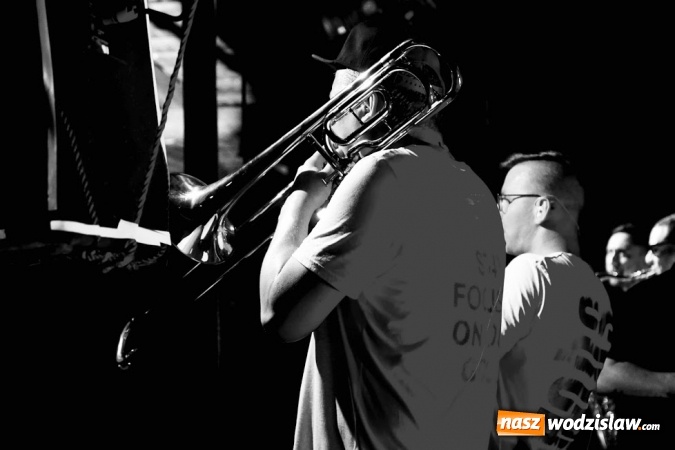 Zdjęcie w galerii na portalu naszwodzislaw.com: Gorące powitanie lata z zespołami Blend i Tabu [FOTO] wiadomości z regionu