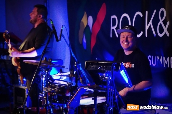 Zdjęcie w galerii na portalu naszwodzislaw.com: Gorące powitanie lata z zespołami Blend i Tabu [FOTO] wiadomości z regionu