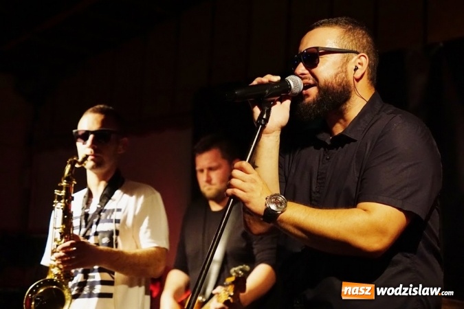 Zdjęcie w galerii na portalu naszwodzislaw.com: Gorące powitanie lata z zespołami Blend i Tabu [FOTO] wiadomości z regionu