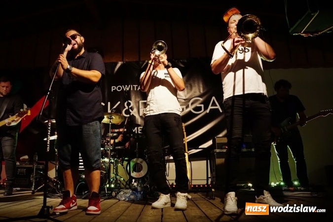 Zdjęcie w galerii na portalu naszwodzislaw.com: Gorące powitanie lata z zespołami Blend i Tabu [FOTO] wiadomości z regionu