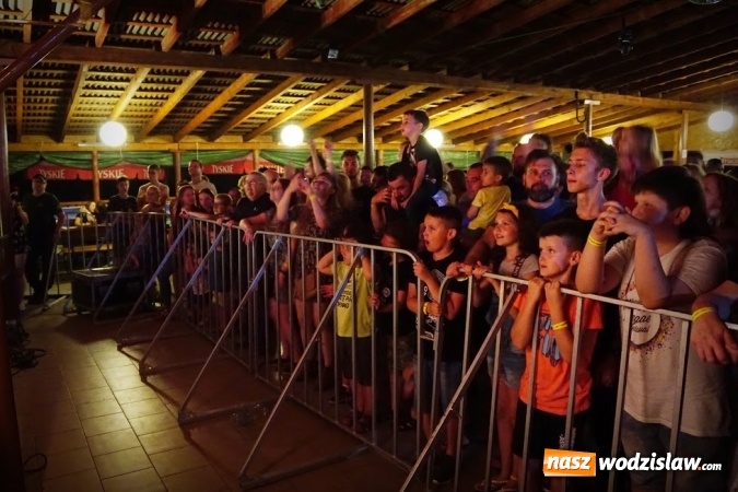 Zdjęcie w galerii na portalu naszwodzislaw.com: Gorące powitanie lata z zespołami Blend i Tabu [FOTO] wiadomości z regionu