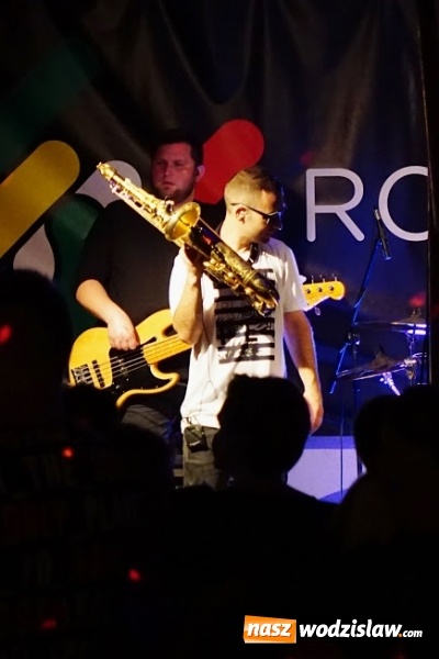 Zdjęcie w galerii na portalu naszwodzislaw.com: Gorące powitanie lata z zespołami Blend i Tabu [FOTO] wiadomości z regionu