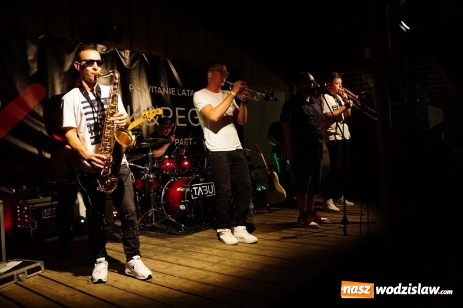 Zdjęcie w galerii na portalu naszwodzislaw.com: Gorące powitanie lata z zespołami Blend i Tabu [FOTO] wiadomości z regionu