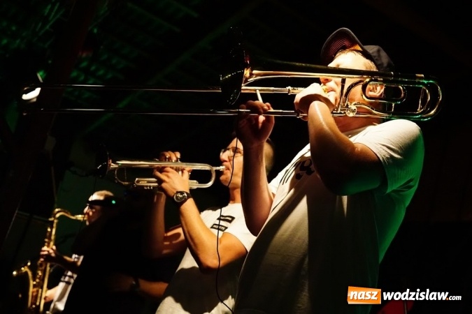 Zdjęcie w galerii na portalu naszwodzislaw.com: Gorące powitanie lata z zespołami Blend i Tabu [FOTO] wiadomości z regionu