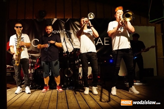 Zdjęcie w galerii na portalu naszwodzislaw.com: Gorące powitanie lata z zespołami Blend i Tabu [FOTO] wiadomości z regionu
