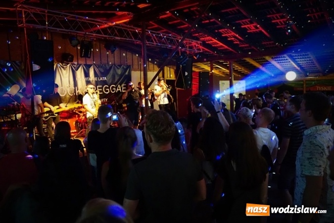 Zdjęcie w galerii na portalu naszwodzislaw.com: Gorące powitanie lata z zespołami Blend i Tabu [FOTO] wiadomości z regionu