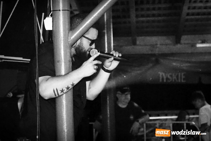 Zdjęcie w galerii na portalu naszwodzislaw.com: Gorące powitanie lata z zespołami Blend i Tabu [FOTO] wiadomości z regionu