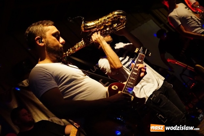 Zdjęcie w galerii na portalu naszwodzislaw.com: Gorące powitanie lata z zespołami Blend i Tabu [FOTO] wiadomości z regionu