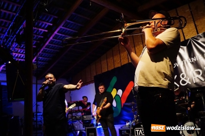 Zdjęcie w galerii na portalu naszwodzislaw.com: Gorące powitanie lata z zespołami Blend i Tabu [FOTO] wiadomości z regionu