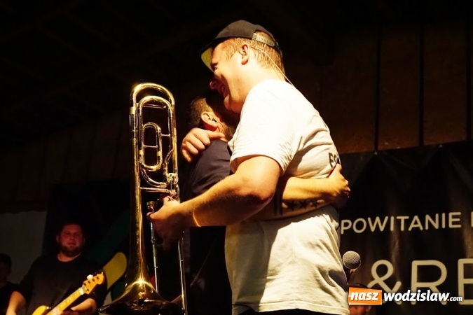 Zdjęcie w galerii na portalu naszwodzislaw.com: Gorące powitanie lata z zespołami Blend i Tabu [FOTO] wiadomości z regionu
