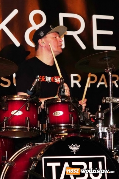 Zdjęcie w galerii na portalu naszwodzislaw.com: Gorące powitanie lata z zespołami Blend i Tabu [FOTO] wiadomości z regionu