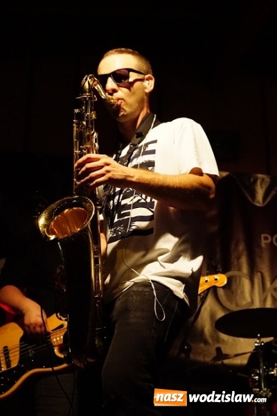 Zdjęcie w galerii na portalu naszwodzislaw.com: Gorące powitanie lata z zespołami Blend i Tabu [FOTO] wiadomości z regionu