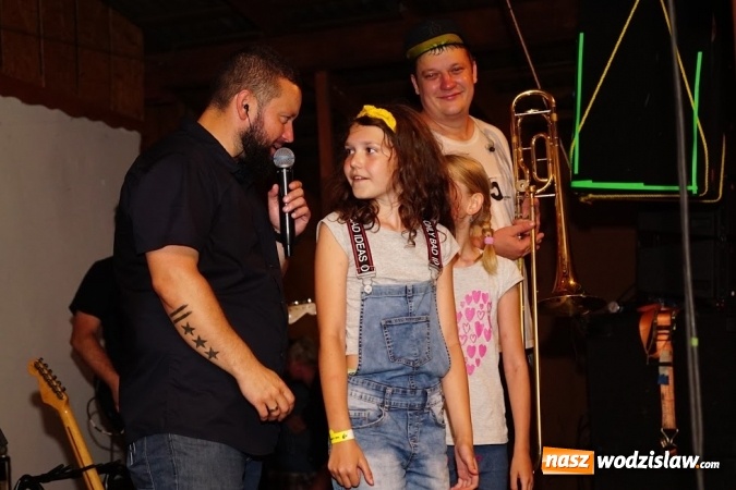 Zdjęcie w galerii na portalu naszwodzislaw.com: Gorące powitanie lata z zespołami Blend i Tabu [FOTO] wiadomości z regionu