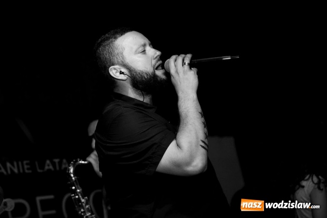 Zdjęcie w galerii na portalu naszwodzislaw.com: Gorące powitanie lata z zespołami Blend i Tabu [FOTO] wiadomości z regionu