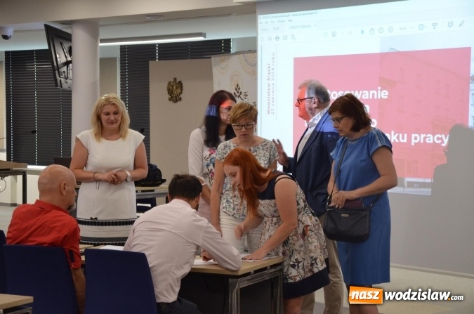 Zdjęcie w galerii na portalu naszwodzislaw.com: Dyskutowali o roli pracodawców w szkolnictwie zawodowym wiadomości z regionu