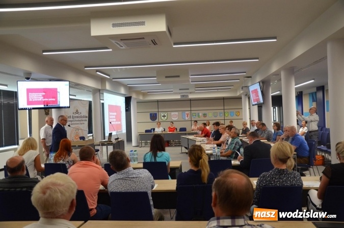 Zdjęcie w galerii na portalu naszwodzislaw.com: Dyskutowali o roli pracodawców w szkolnictwie zawodowym wiadomości z regionu