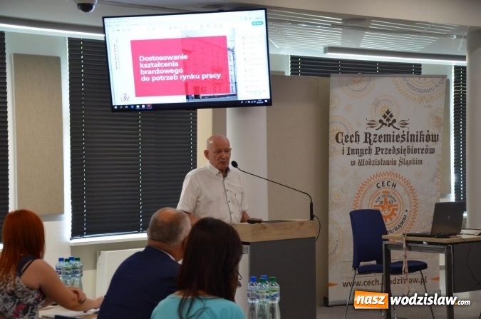 Zdjęcie w galerii na portalu naszwodzislaw.com: Dyskutowali o roli pracodawców w szkolnictwie zawodowym wiadomości z regionu