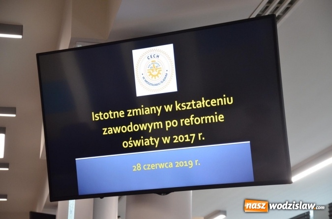 Zdjęcie w galerii na portalu naszwodzislaw.com: Dyskutowali o roli pracodawców w szkolnictwie zawodowym wiadomości z regionu