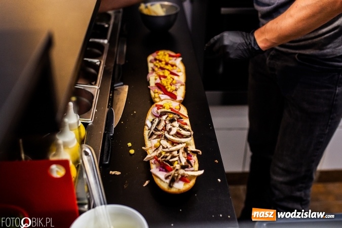 Zdjęcie w galerii na portalu naszwodzislaw.com: Nowe miejsce na kulinarnej mapie Rybnika. SALUTO street food - przyjdź i zjedz zapiekankę wiadomości z regionu