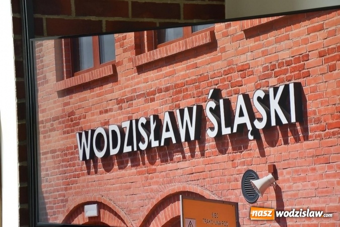 Zdjęcie w galerii na portalu naszwodzislaw.com: W Wodzisławiu Śl. powstała wizytówka Europy. Oficjalne otwarcie dworca kolejowego wiadomości z regionu