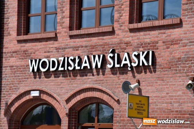 Zdjęcie w galerii na portalu naszwodzislaw.com: W Wodzisławiu Śl. powstała wizytówka Europy. Oficjalne otwarcie dworca kolejowego wiadomości z regionu