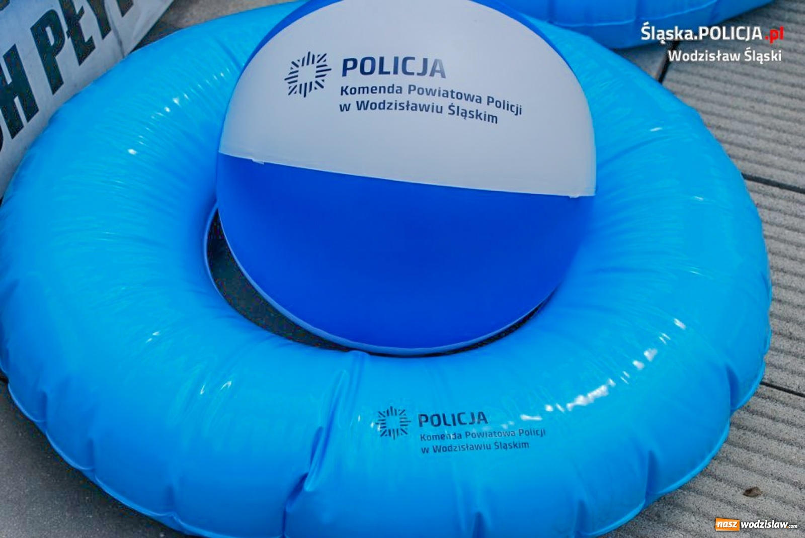 Zdjęcie w galerii na portalu naszwodzislaw.com: Z policjantami i strażakami o wakacyjnym bezpieczeństwie [FOTO] wiadomości z regionu