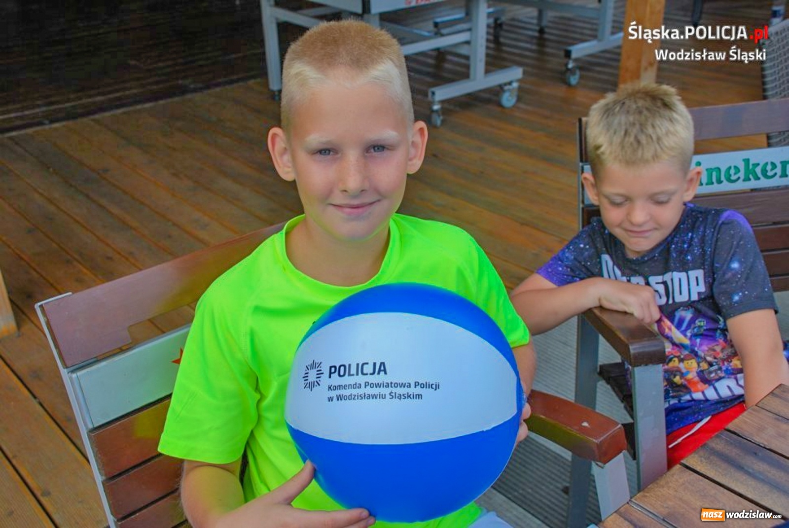 Zdjęcie w galerii na portalu naszwodzislaw.com: Z policjantami i strażakami o wakacyjnym bezpieczeństwie [FOTO] wiadomości z regionu
