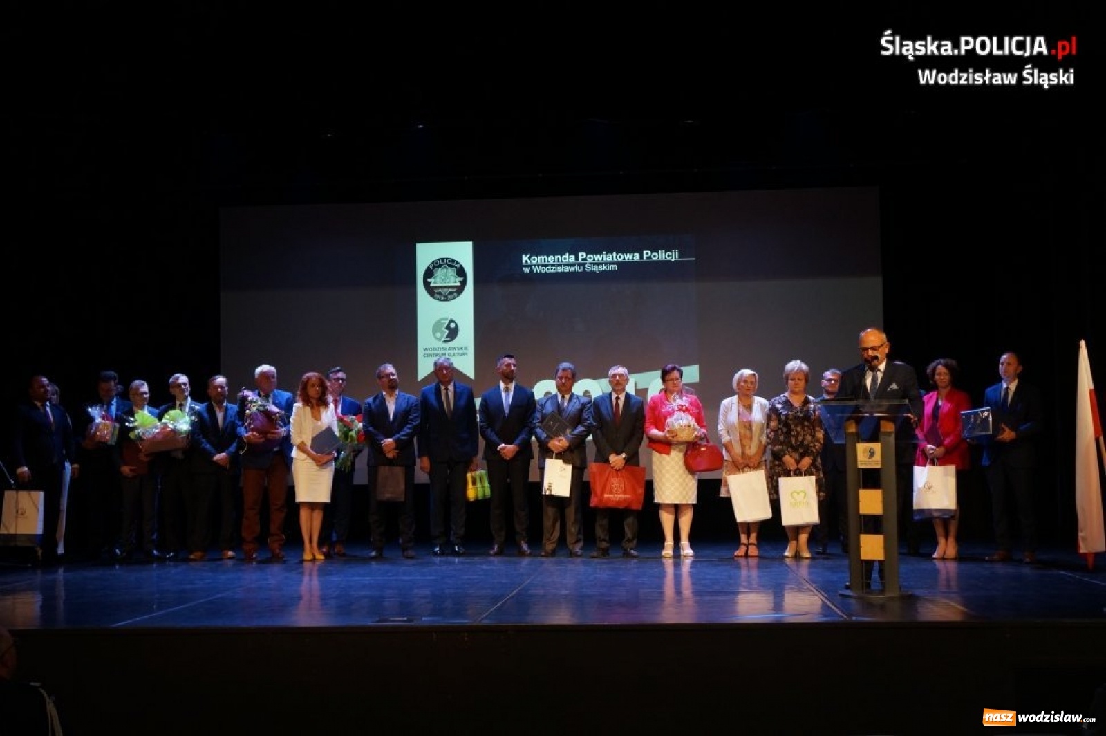 Zdjęcie w galerii na portalu naszwodzislaw.com: Policyjne święto w Wodzisławskim Centrum Kultury wiadomości z regionu