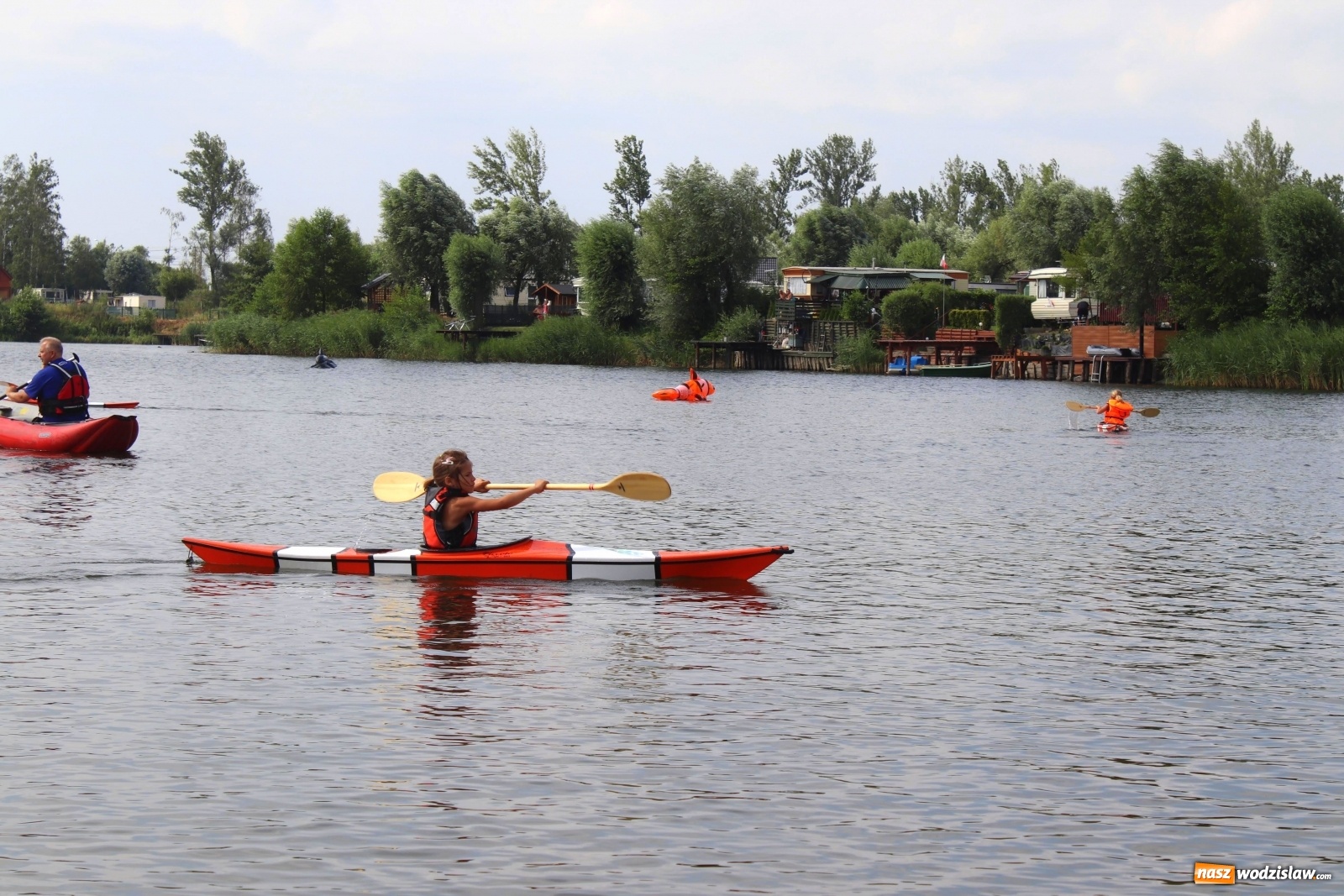 Zdjęcie w galerii na portalu naszwodzislaw.com: W Olzie szukali Nemo. Kajakowe zawody dla dzieci za nami wiadomości z regionu
