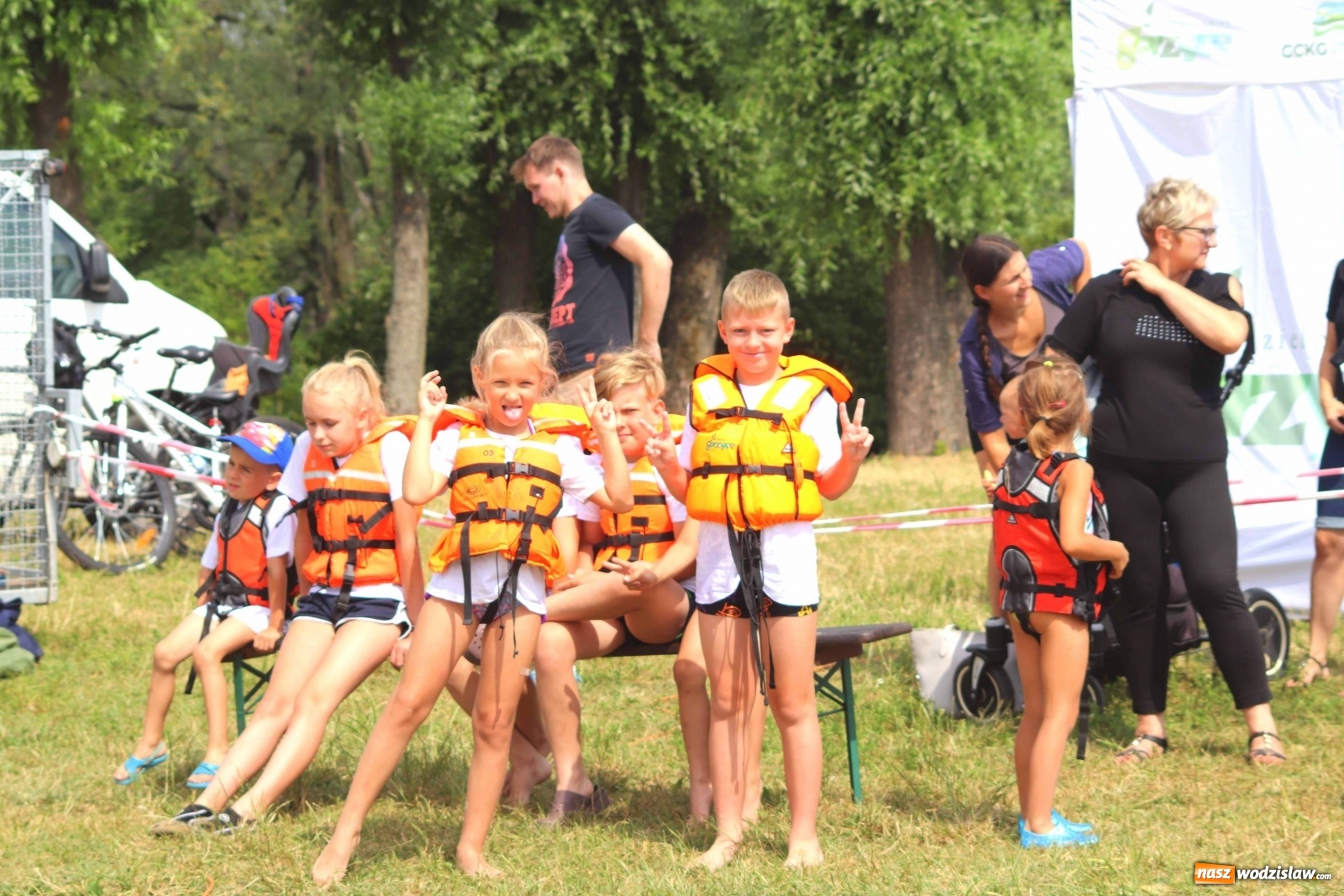 Zdjęcie w galerii na portalu naszwodzislaw.com: W Olzie szukali Nemo. Kajakowe zawody dla dzieci za nami wiadomości z regionu