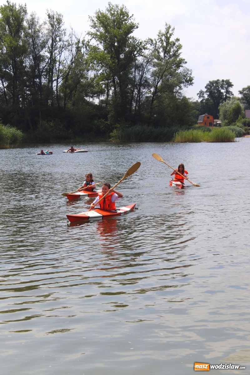 Zdjęcie w galerii na portalu naszwodzislaw.com: W Olzie szukali Nemo. Kajakowe zawody dla dzieci za nami wiadomości z regionu