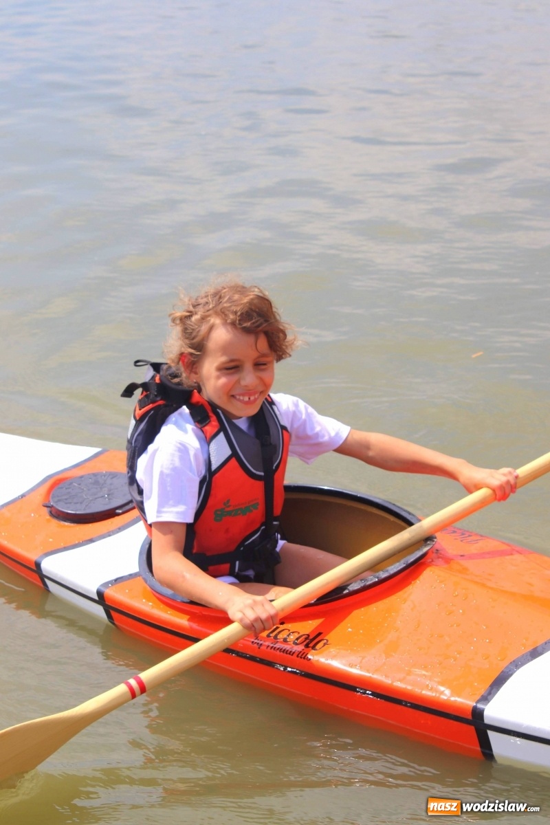 Zdjęcie w galerii na portalu naszwodzislaw.com: W Olzie szukali Nemo. Kajakowe zawody dla dzieci za nami wiadomości z regionu