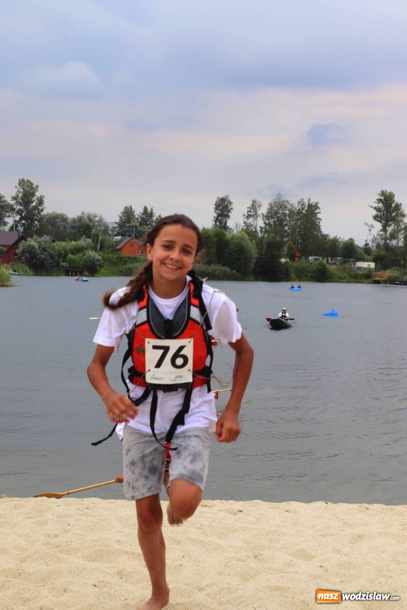 Zdjęcie w galerii na portalu naszwodzislaw.com: W Olzie szukali Nemo. Kajakowe zawody dla dzieci za nami wiadomości z regionu