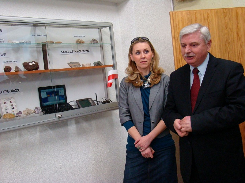 Zdjęcie w galerii na portalu naszwodzislaw.com: Stacja meteo na dachu ZST  wiadomości z regionu