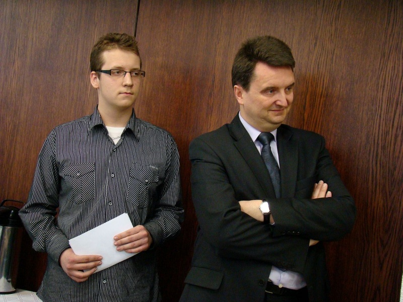 Zdjęcie w galerii na portalu naszwodzislaw.com: Stacja meteo na dachu ZST  wiadomości z regionu