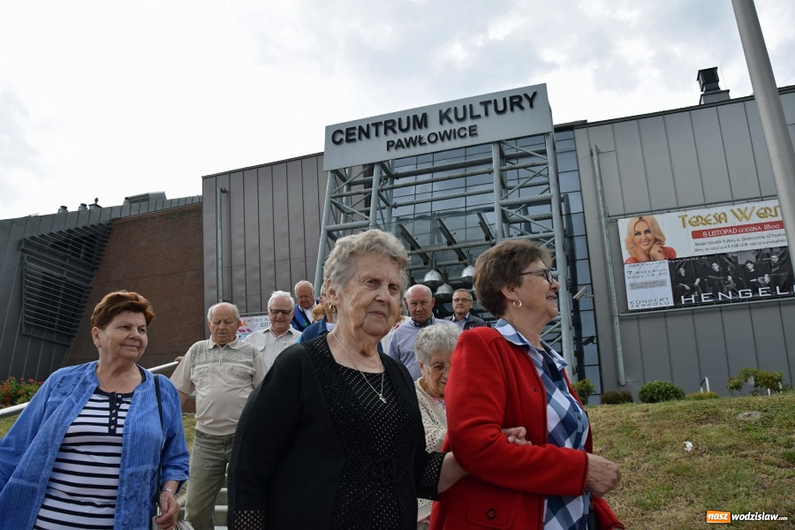 Zdjęcie w galerii na portalu naszwodzislaw.com: Seniorzy z Mszany z wycieczką u sąsiadów w Pawłowicach [FOTO] wiadomości z regionu