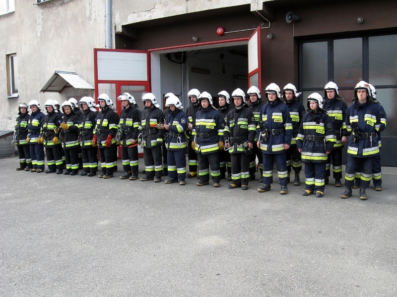 Zdjęcie w galerii na portalu naszwodzislaw.com: 27 nowych strażaków w powiecie wiadomości z regionu