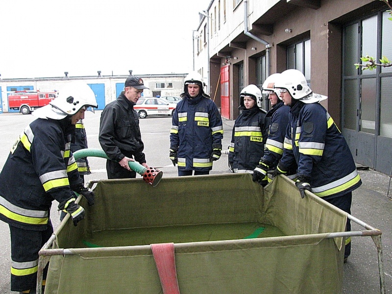 Zdjęcie w galerii na portalu naszwodzislaw.com: 27 nowych strażaków w powiecie wiadomości z regionu