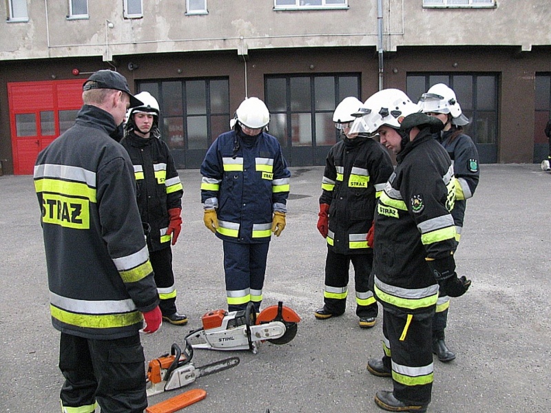 Zdjęcie w galerii na portalu naszwodzislaw.com: 27 nowych strażaków w powiecie wiadomości z regionu