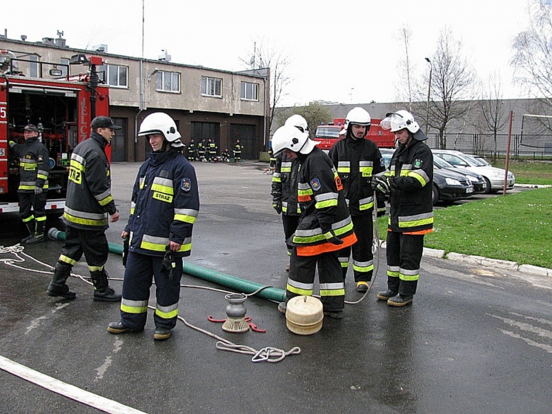 Zdjęcie w galerii na portalu naszwodzislaw.com: 27 nowych strażaków w powiecie wiadomości z regionu
