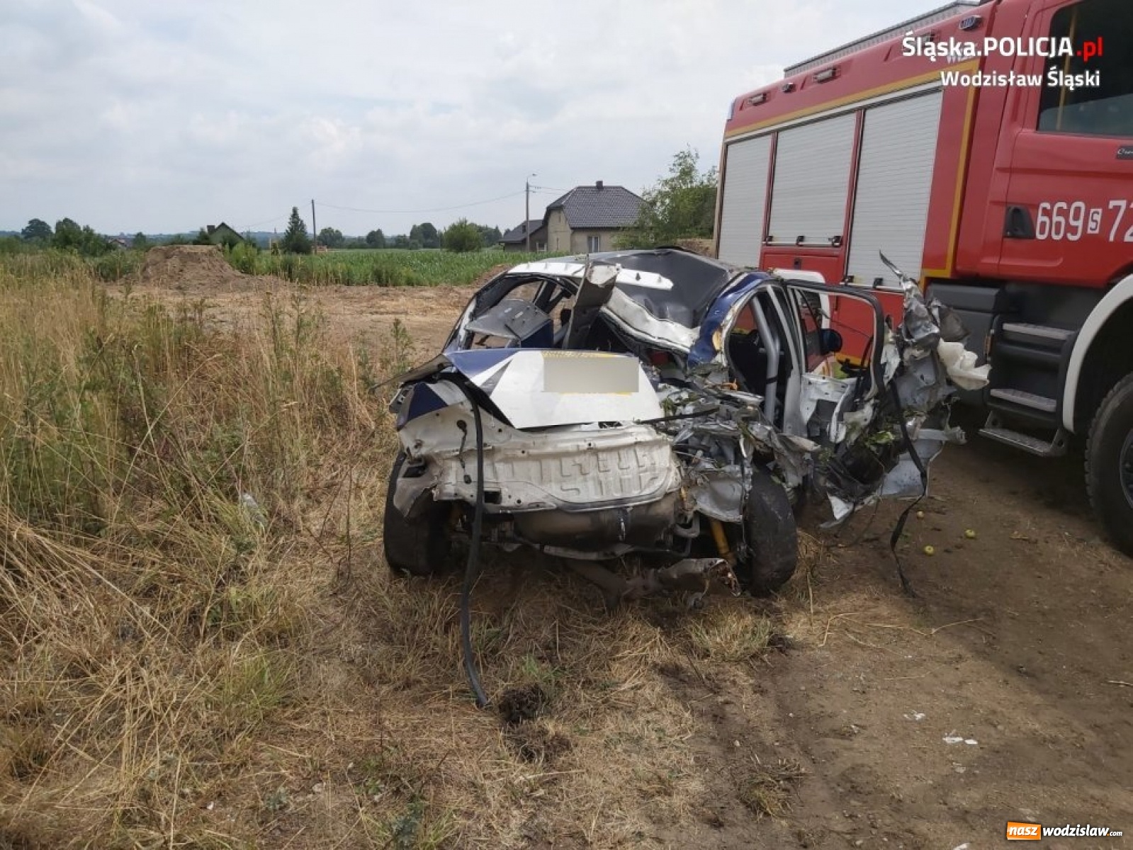 Zdjęcie w galerii na portalu naszwodzislaw.com: Poślizg przyczyną wypadku w Bełsznicy wiadomości z regionu